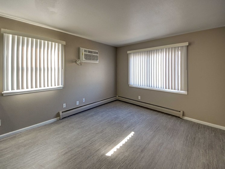 Whittier Flats - 3023 Pleasant Ave